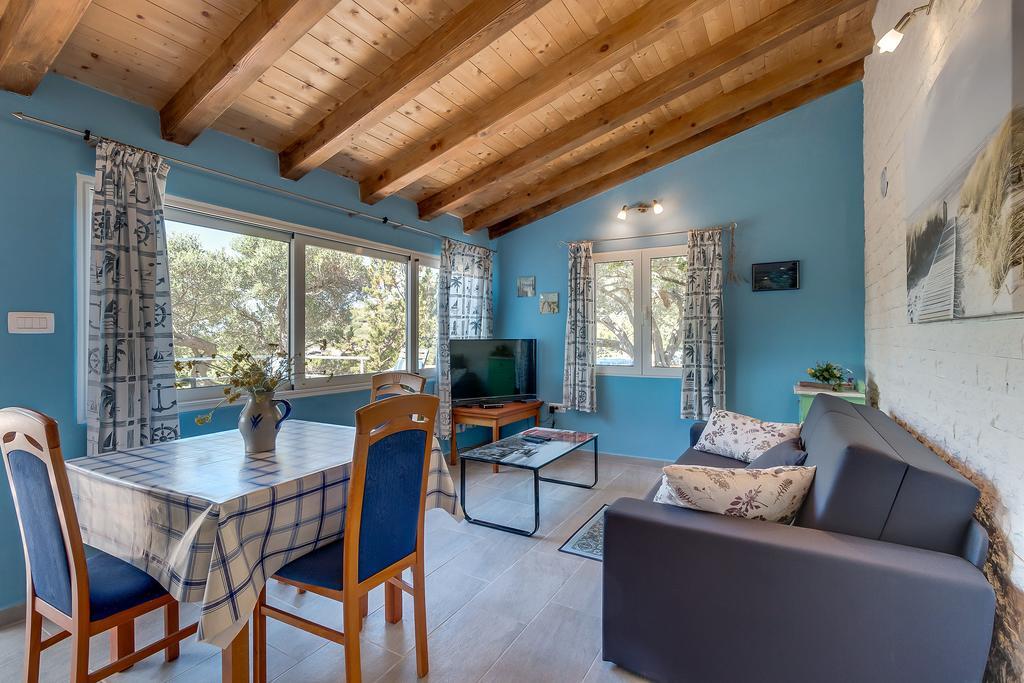 Holiday Home Nikol Вели-Лошинь Экстерьер фото